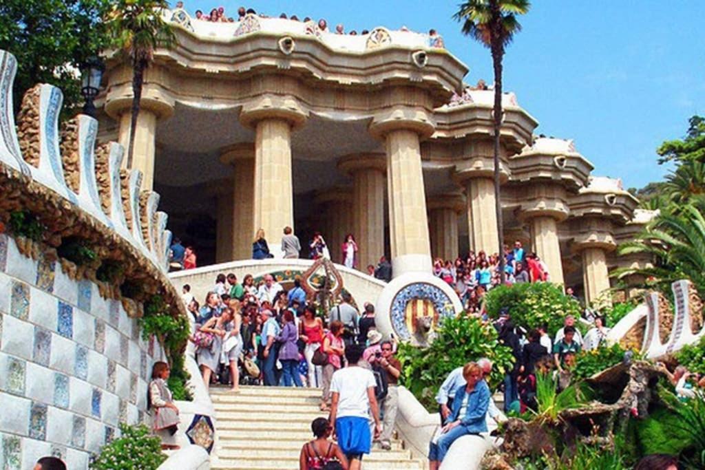7 Pax Montserrat Ramblas Barcelona Bagian luar foto